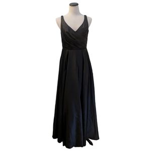 David's Bridal black full length v neck ball gown prom formal bridesmaid EUC 10